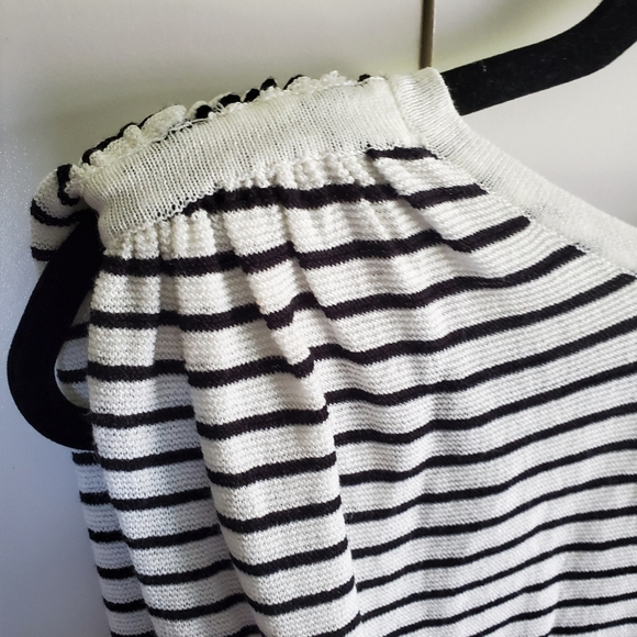 Another Love‎ Dara Padded Shoulder Top. - Picture 6 of 10